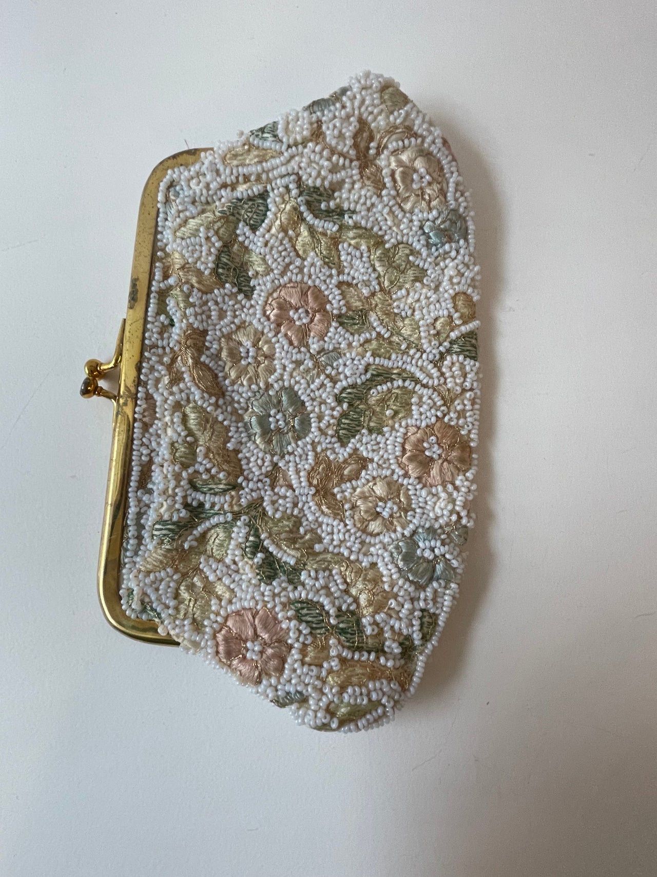 1950s White Beaded Large Coin Purse with Gold Thread Devil's Details 