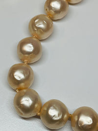 Thumbnail for 1960’s Pink Pearl Large Beaded Strand Devil's Details 