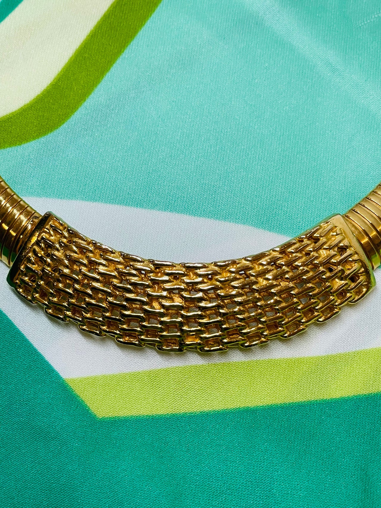 1980’s Gold Textured Omega Necklace Devil's Details 