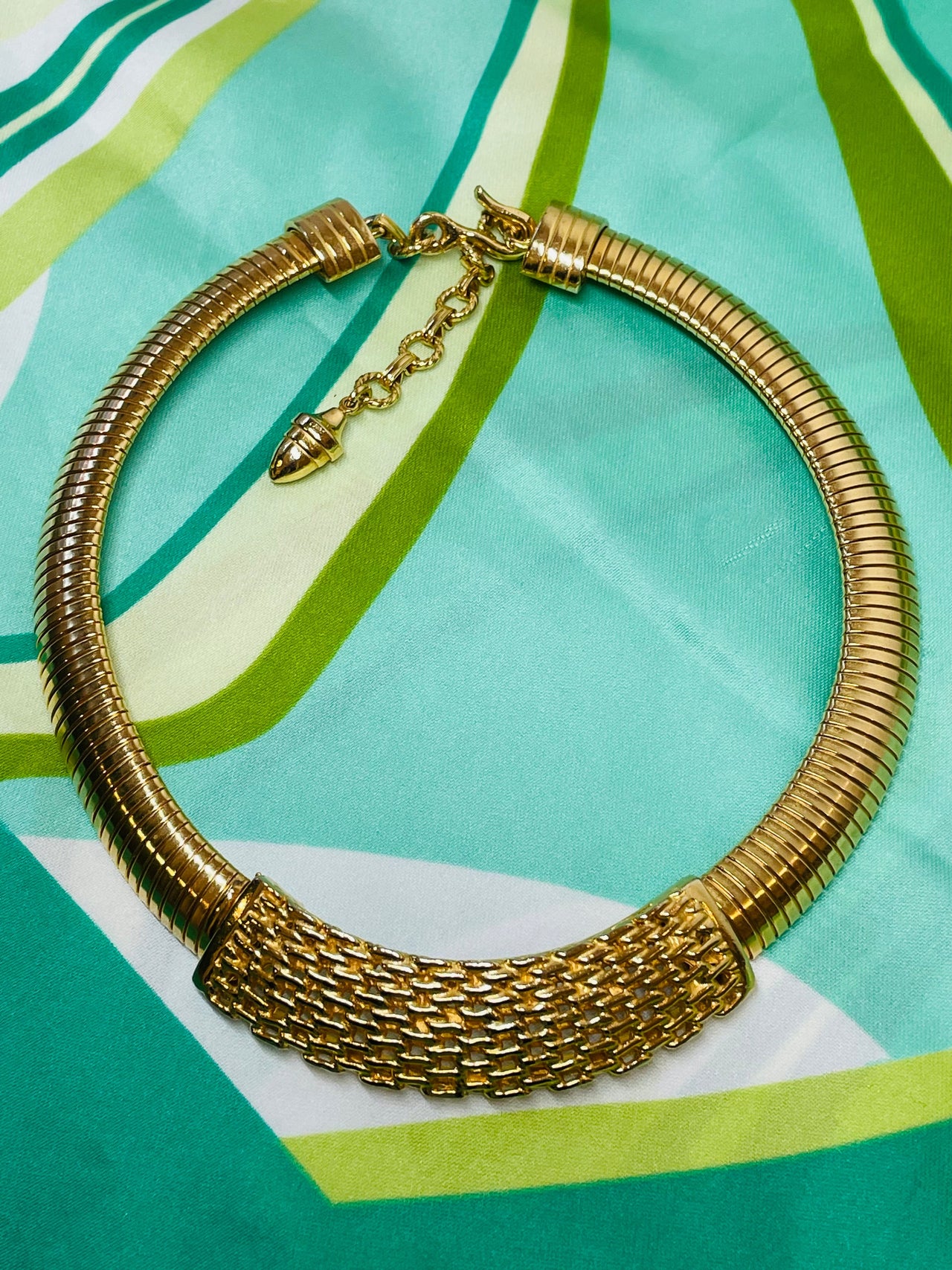 1980’s Gold Textured Omega Necklace Devil's Details 