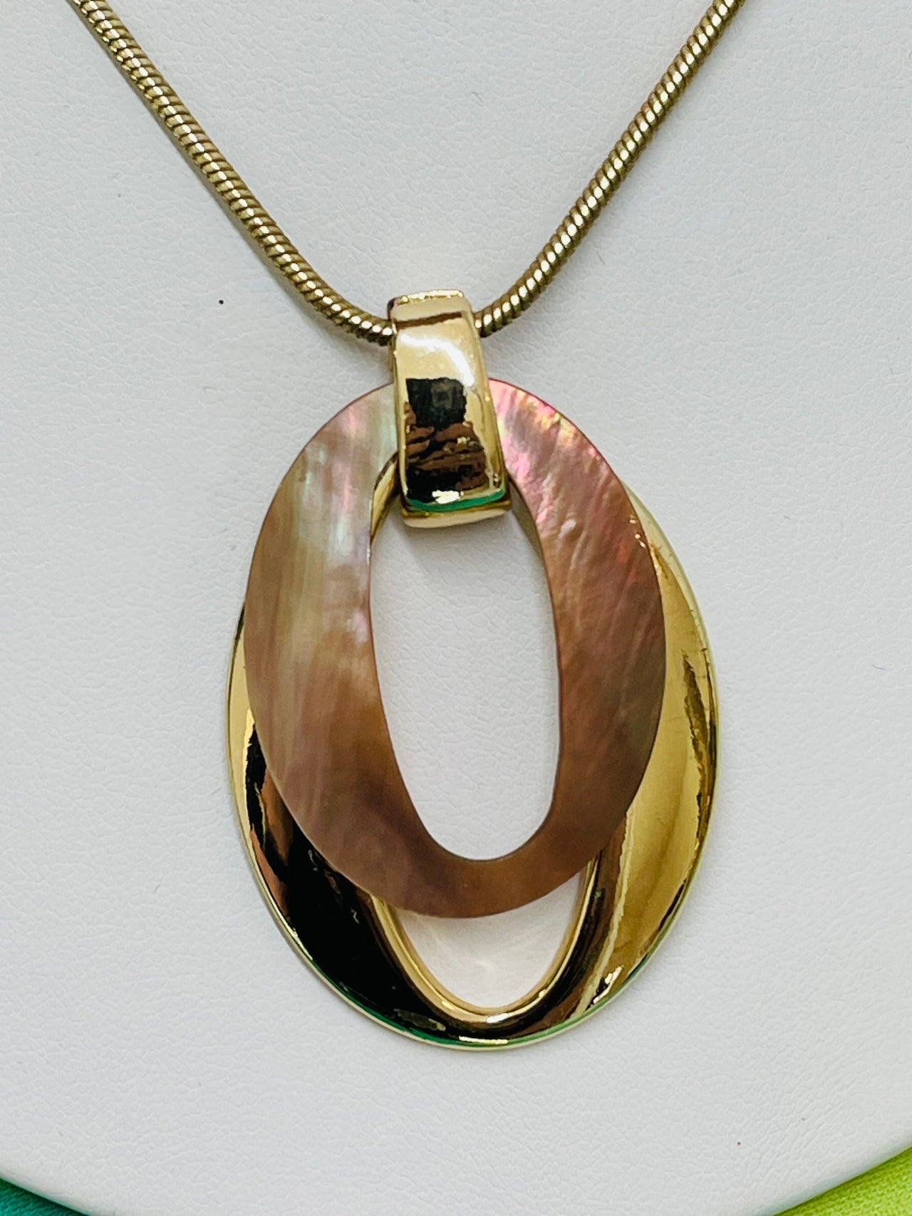 1990’s Anne Klein Gold and MOP Ovals Necklace Devil's Details 