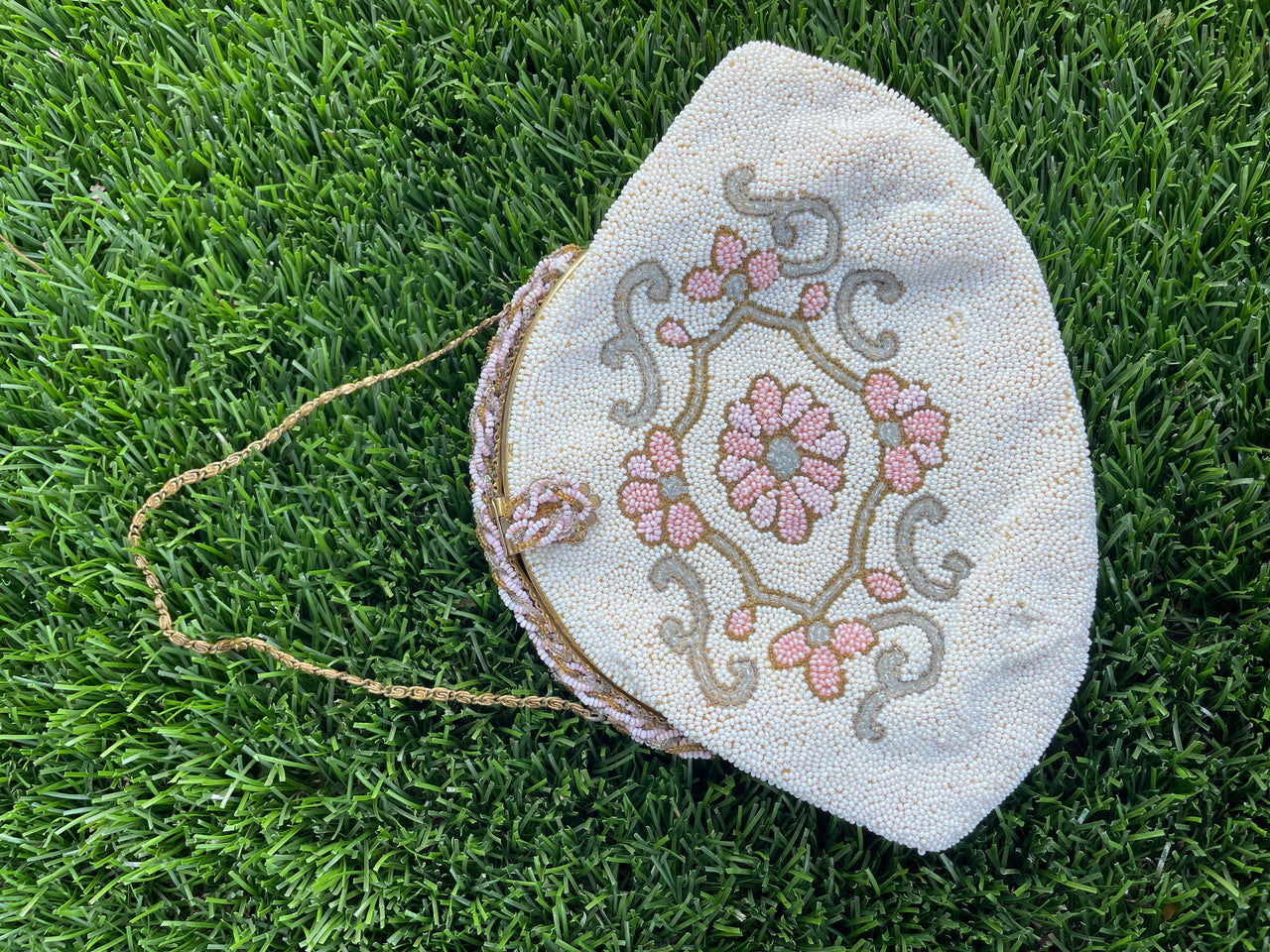 White &Pink Antique Beaded Purse