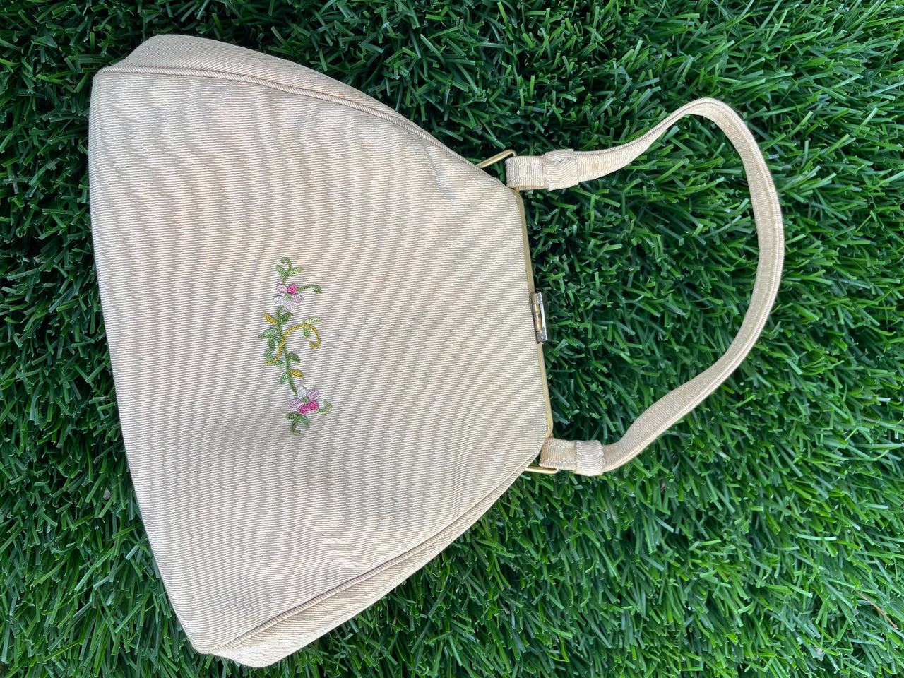 1950’s Champagne Floral Embroidery Purse by Trinity