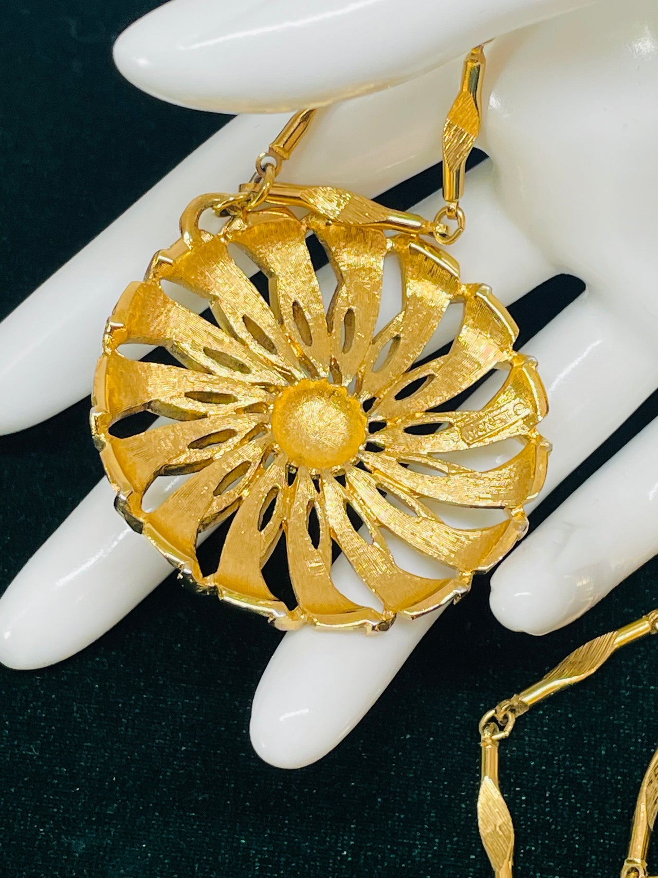 Monet Gold Flower Pendant