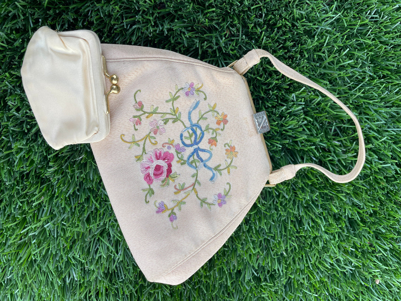 1950’s Champagne Floral Embroidery Purse by Trinity