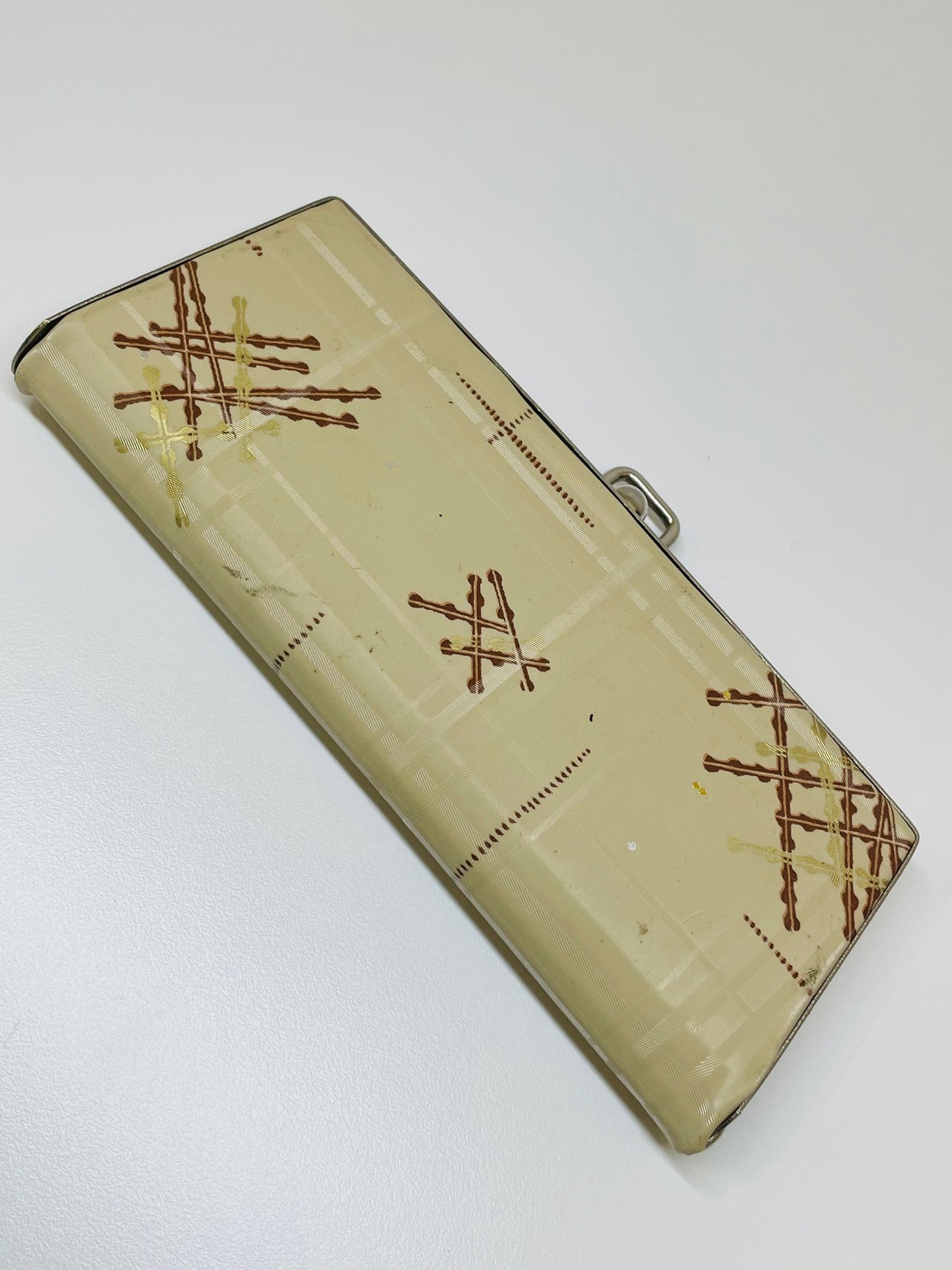 Beige Atomic Print Case Devil's Details 