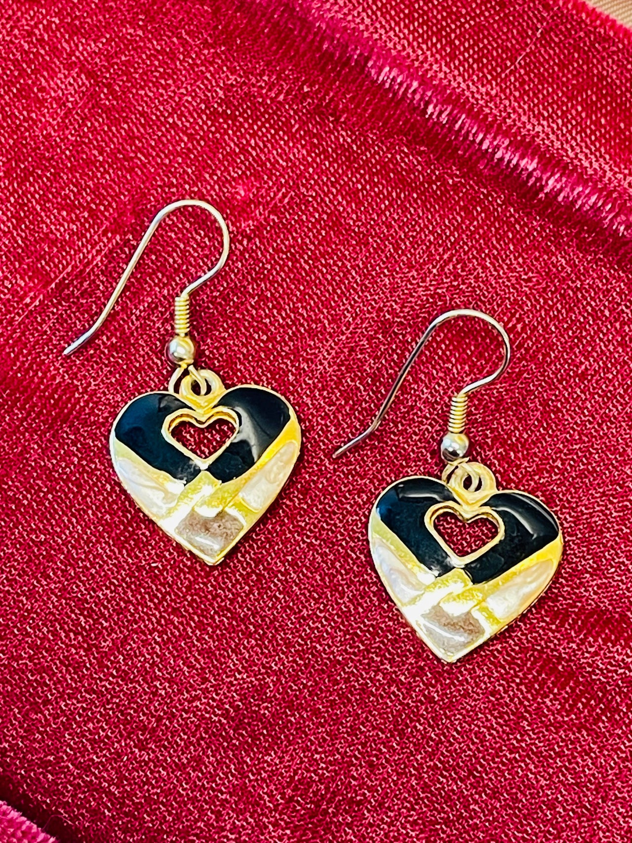 Black and Gold Heart Dangle Earrings Devil's Details 