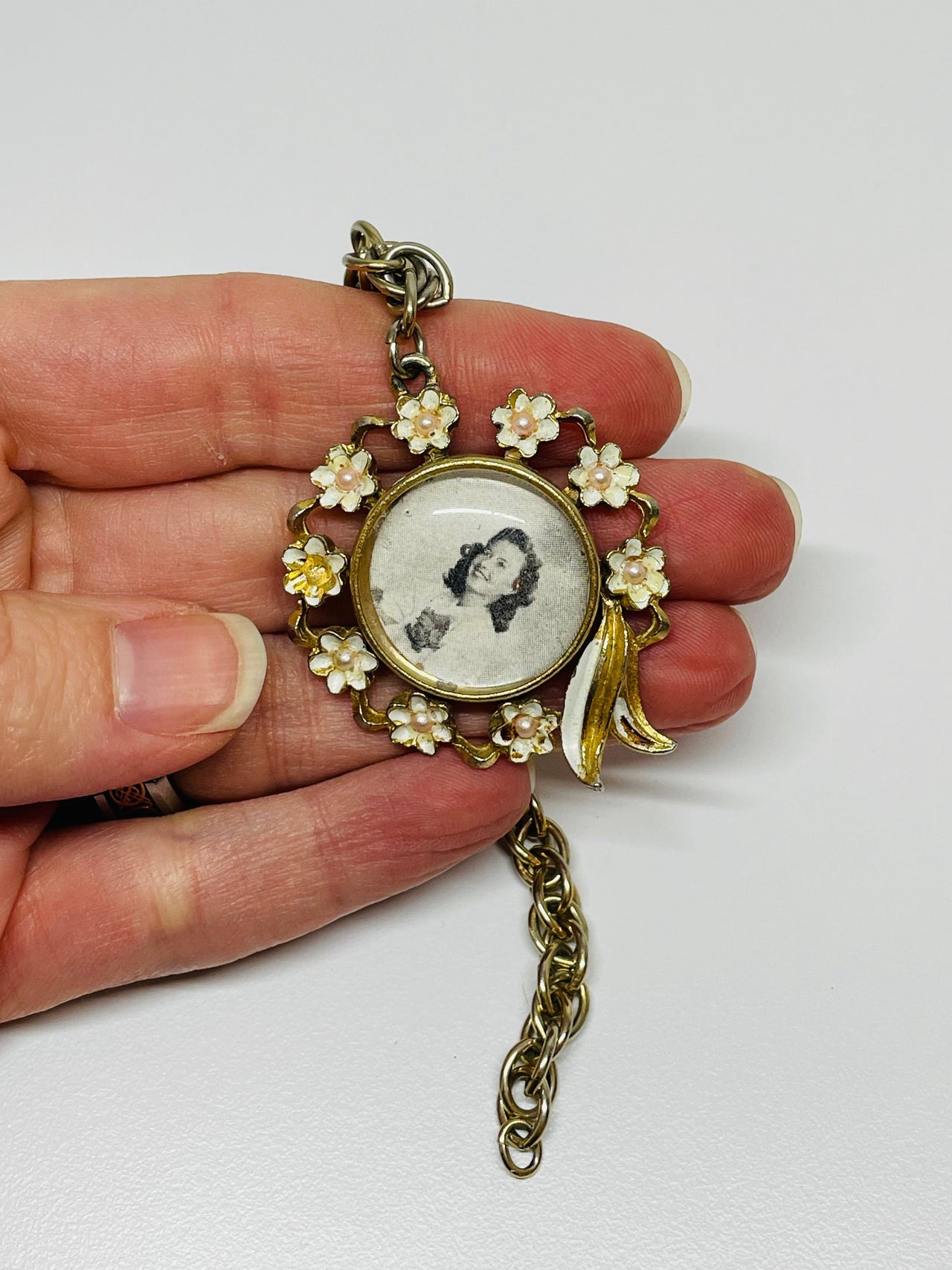 Daisy Photo Charm Bracelet Devil's Details 
