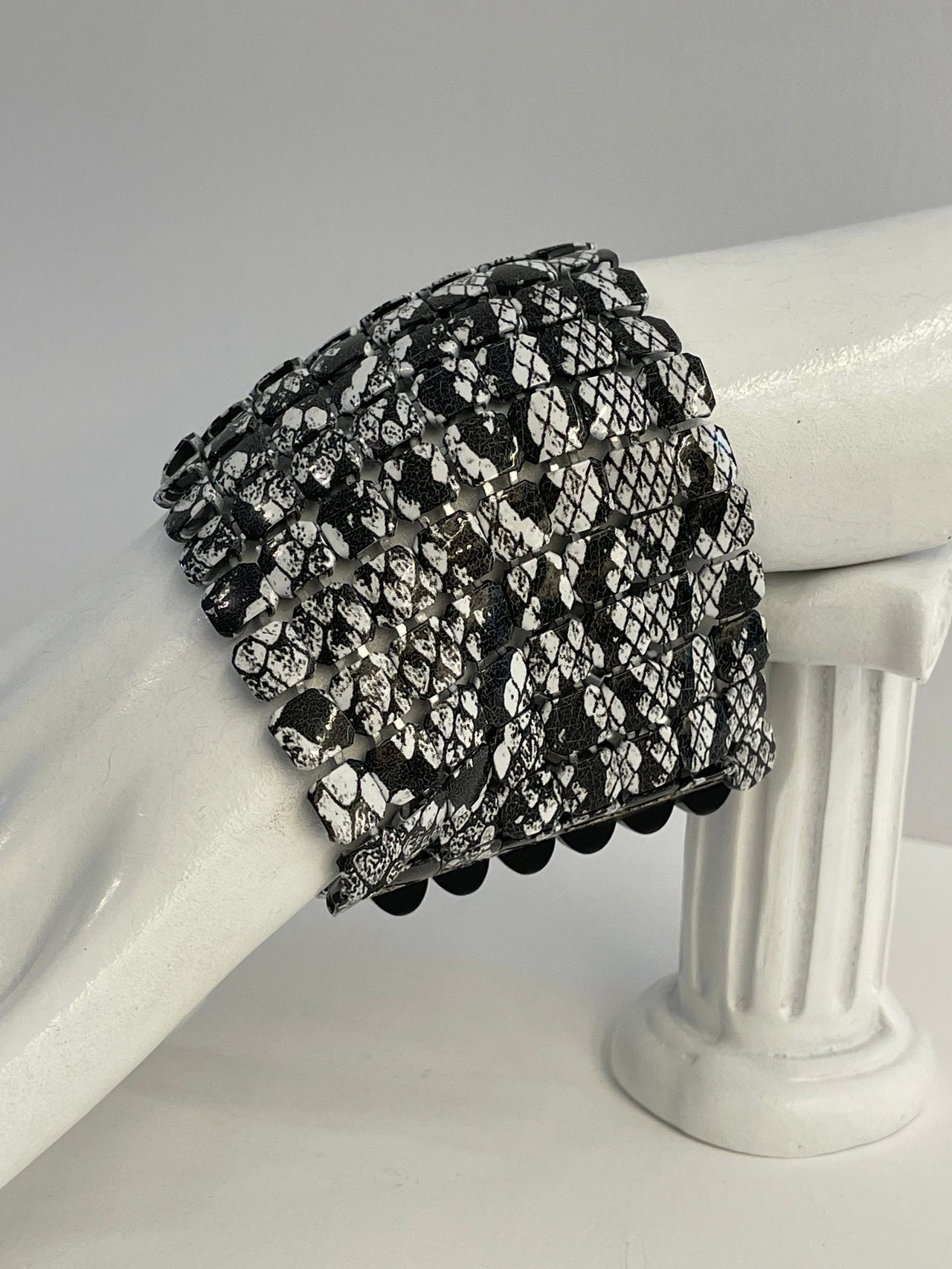 Ferrara Black and White Snake Mesh Bracelet Devil's Details 