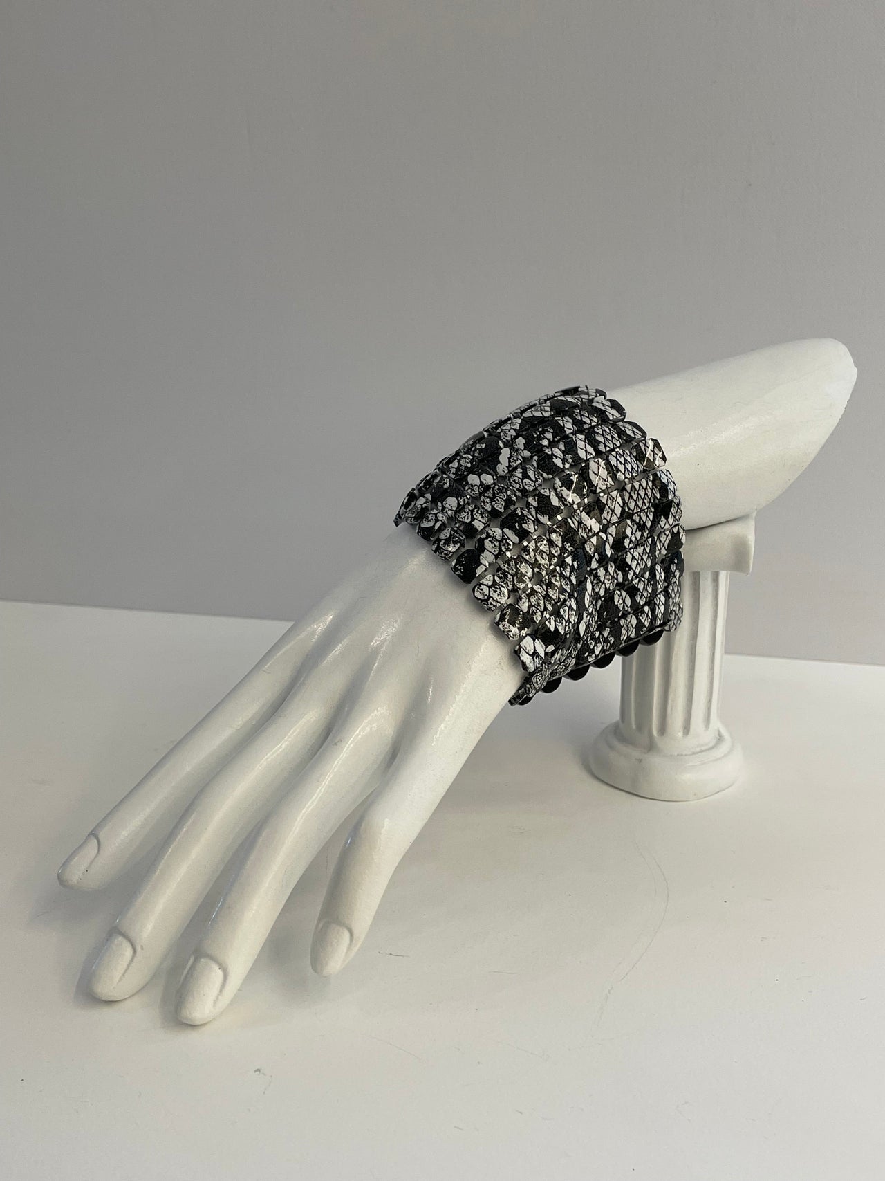 Ferrara Black and White Snake Mesh Bracelet Devil's Details 