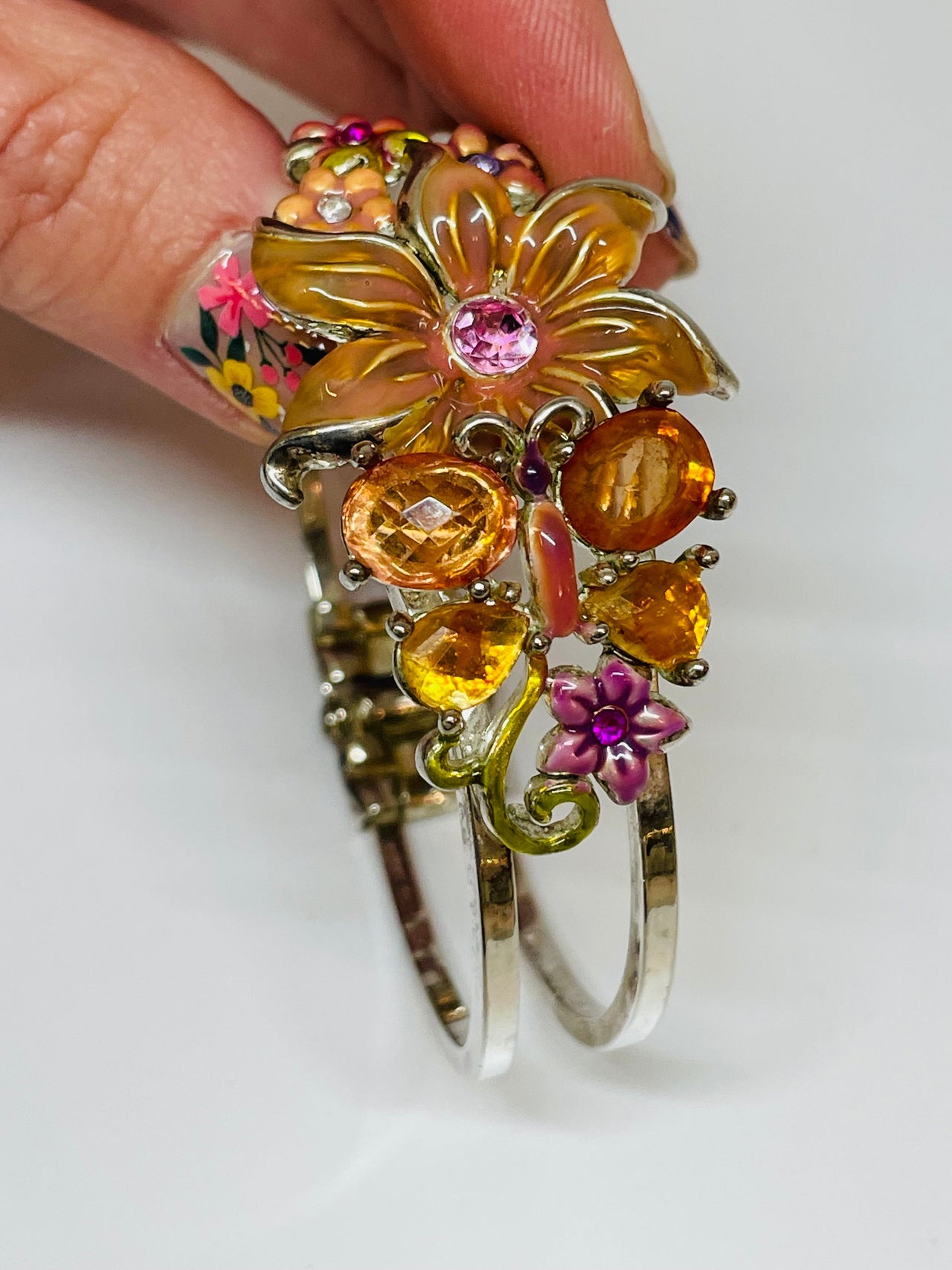 Floral Clamper Bracelet Devil's Details 