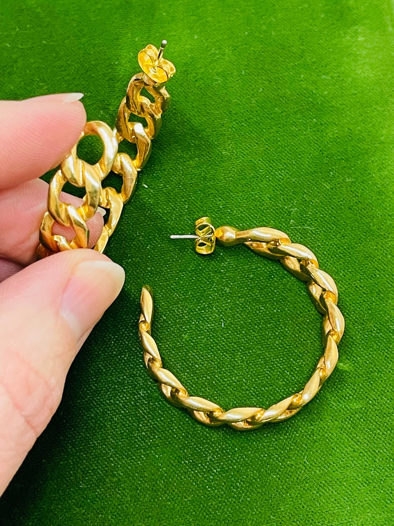 Gold Chain Link Hoops Devil's Details 