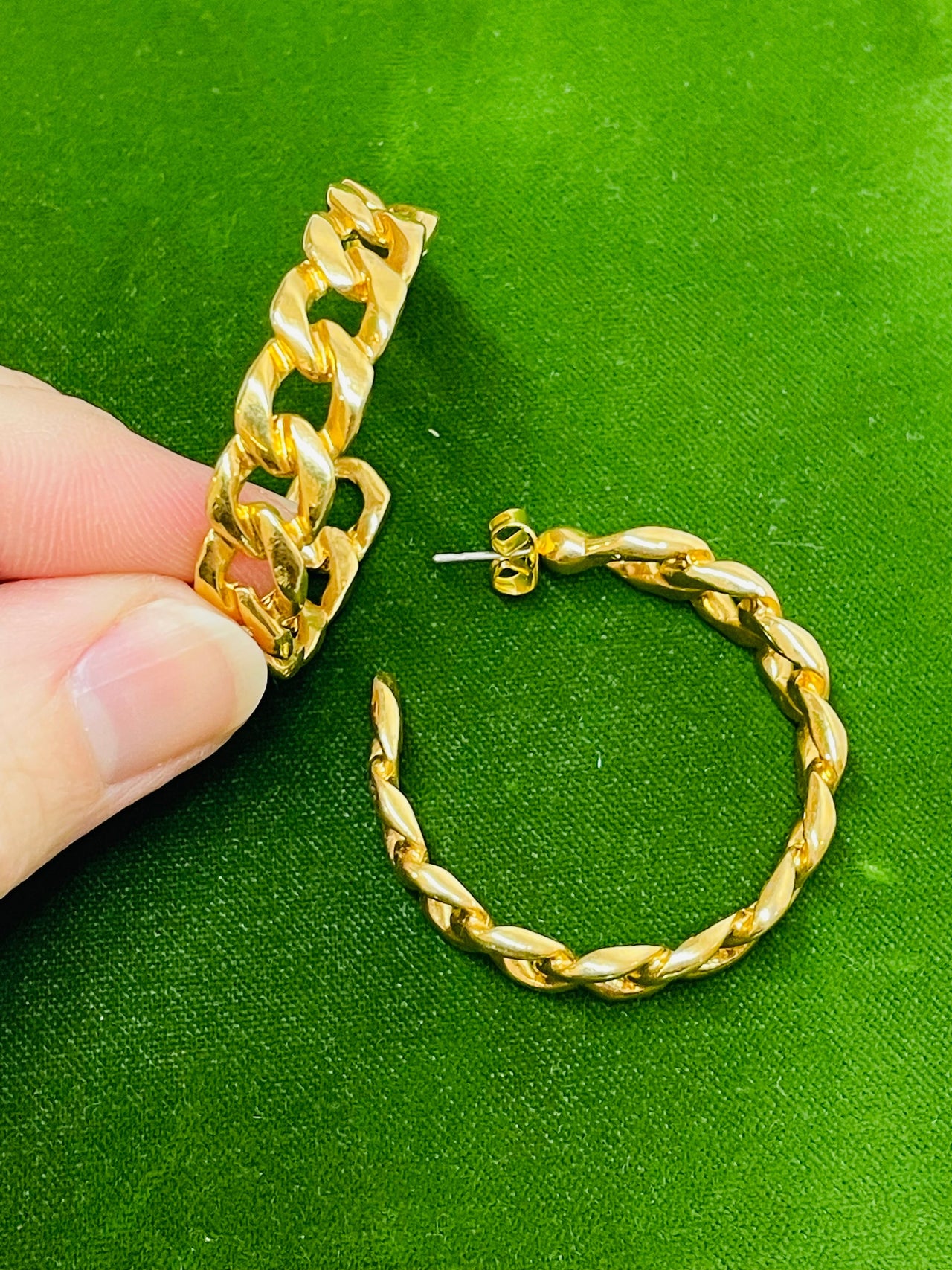 Gold Chain Link Hoops Devil's Details 