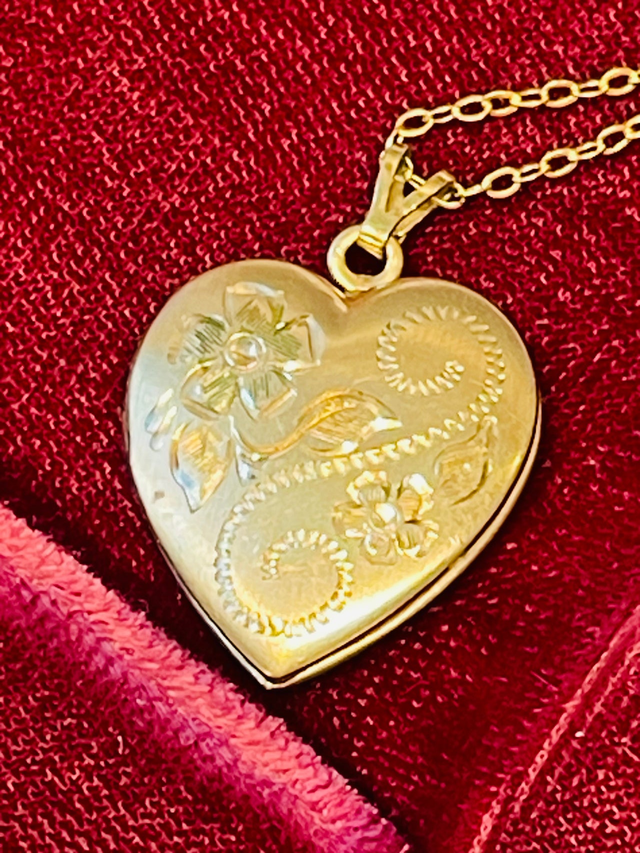 Gold Filled Engraved Heart Locket Devil's Details 
