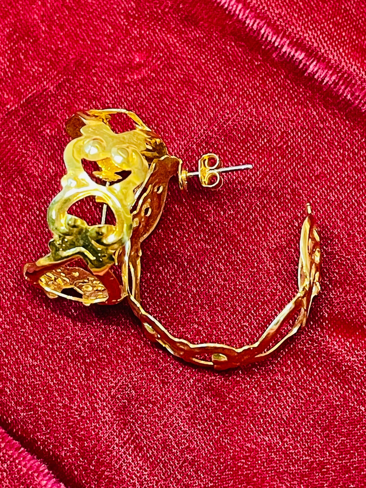Large Gold Heart Hoops Devil's Details 