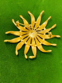 Thumbnail for Large Gold Sun Brooch with Pearl Center Devil's Details 