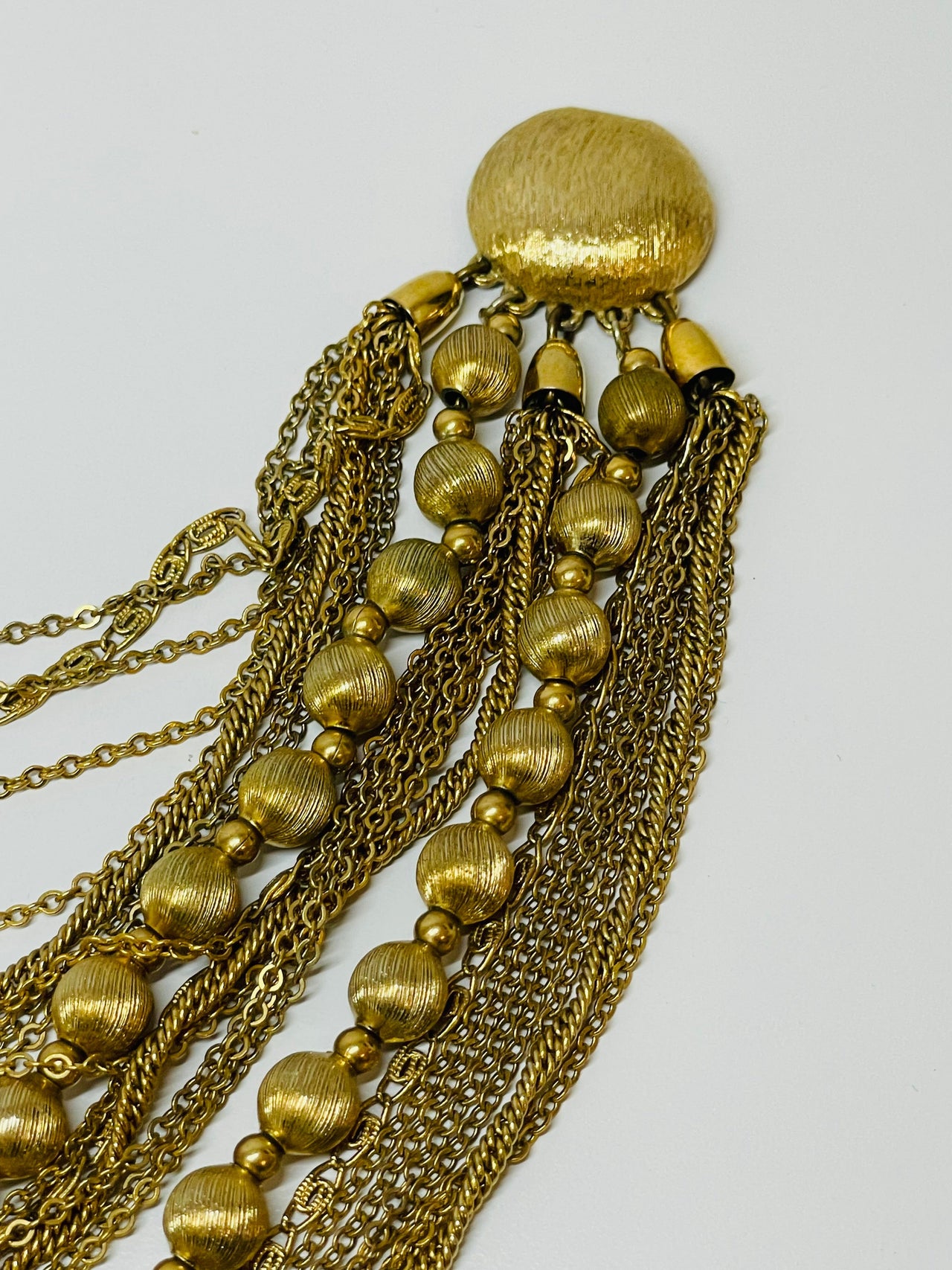Monet Gold 25 Chain Necklace Devil's Details 