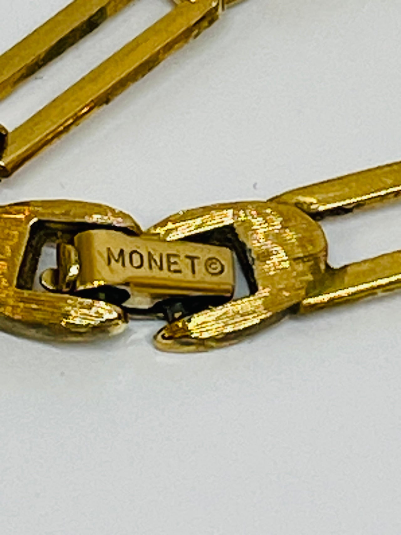 Monet Gold Buckle Necklace Jewelry Devil's Details 