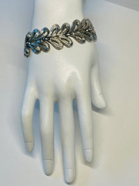 Thumbnail for Monet Heart Link Bracelet Devil's Details 