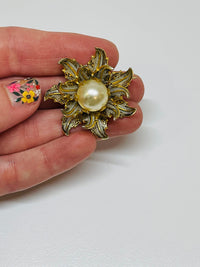 Thumbnail for Pearl Damascene Floral Brooch Devil's Details 