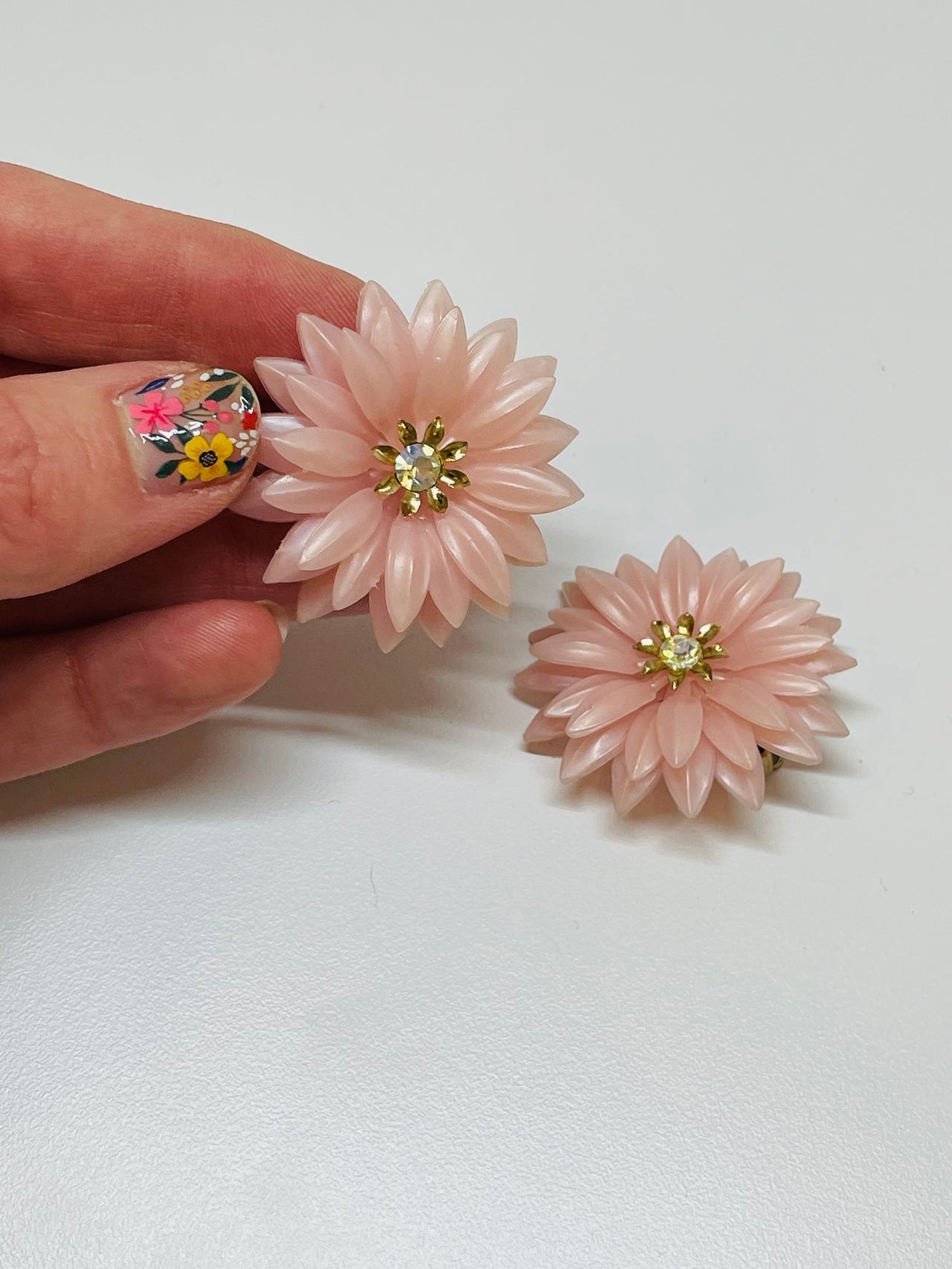 Pink Plastic Flower Earrings Devil's Details 