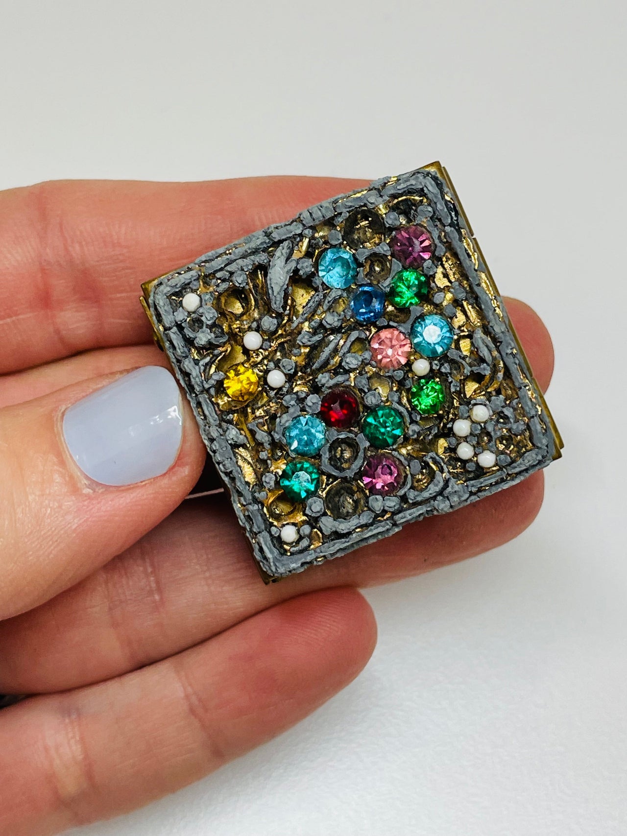 Rhinestone Pill Box Devil's Details 