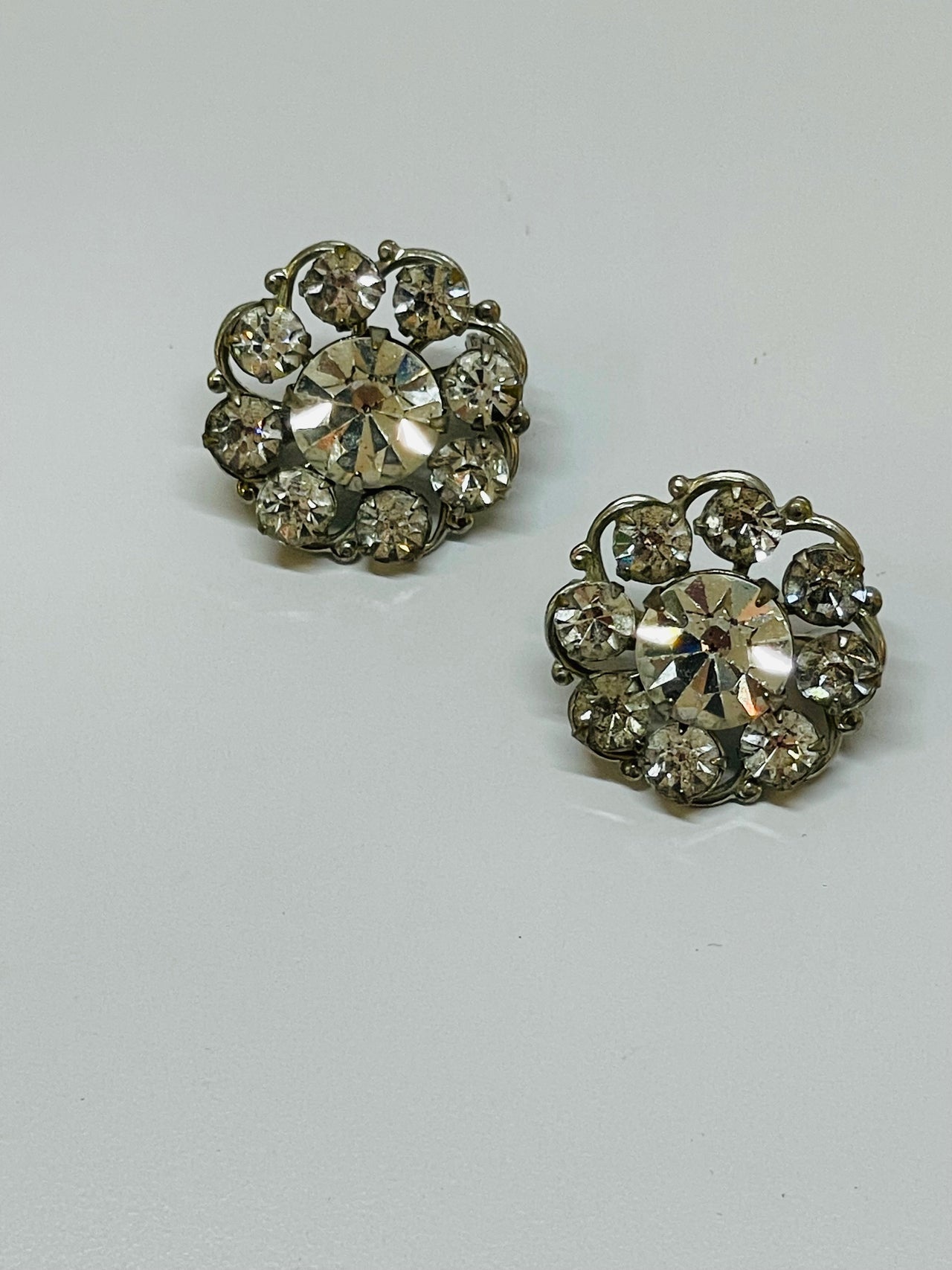 Set of Round Rhinestone Brooches Devil's Details 