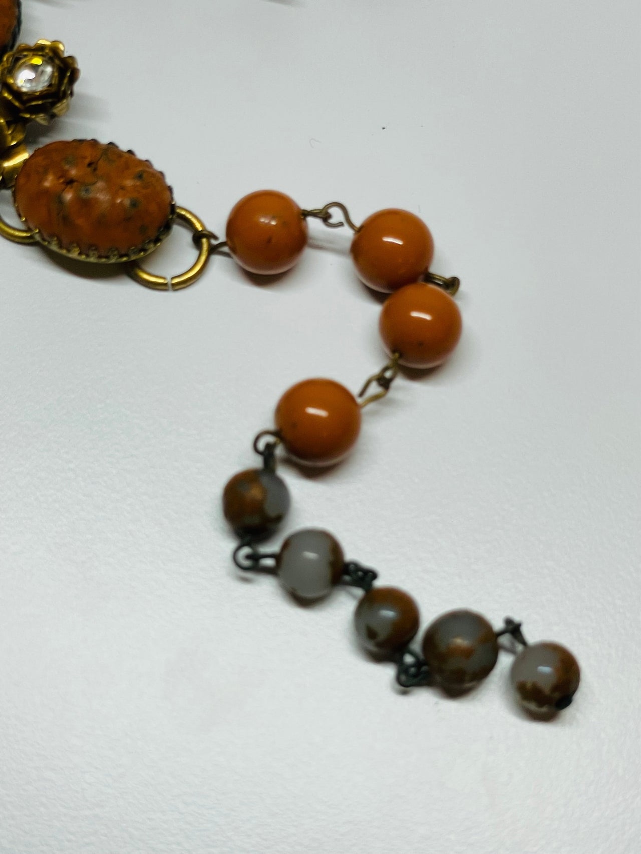 Sienna Acrylic and Rhinestone Rose Beaded Choker Devil's Details 