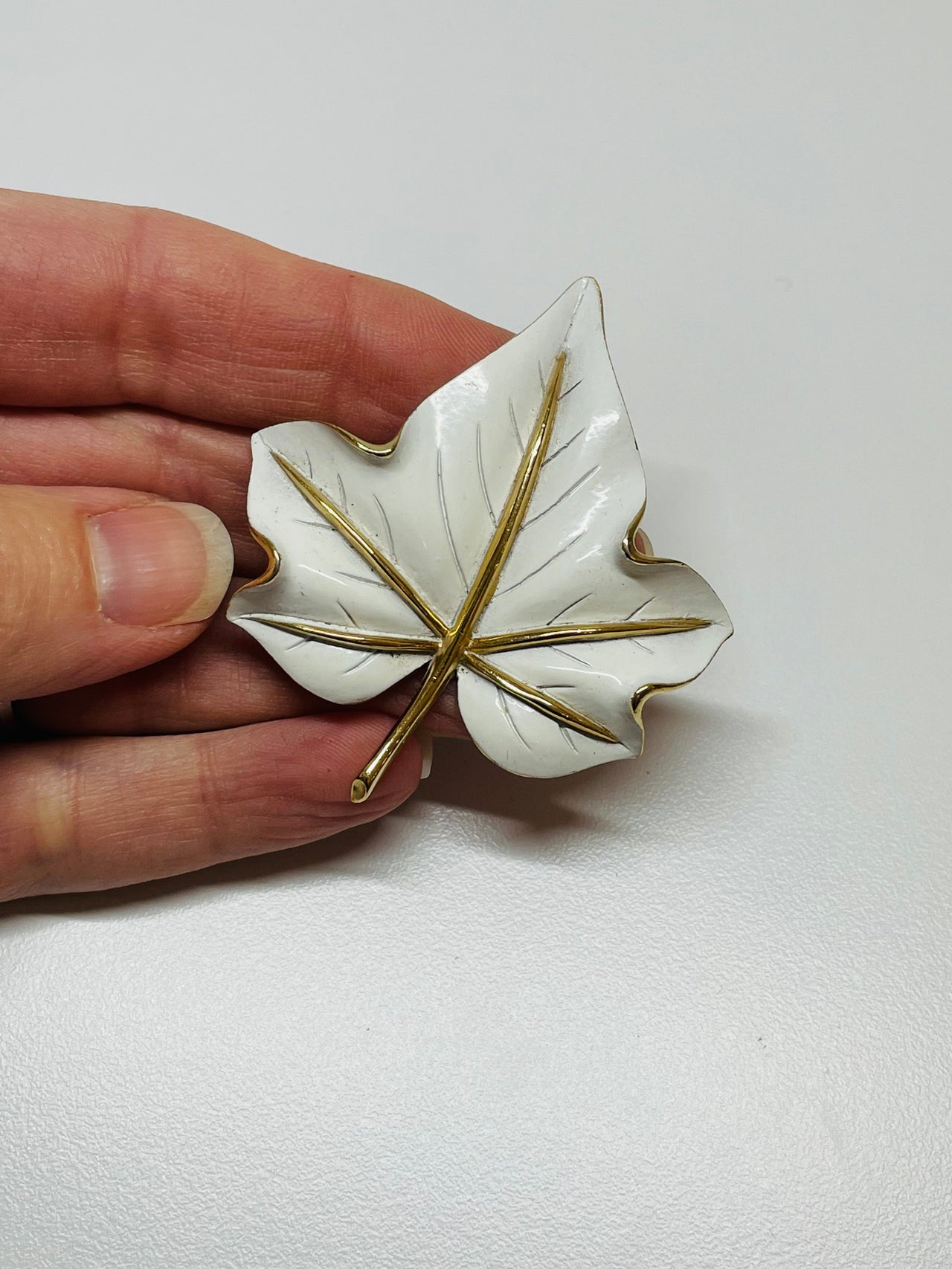 Trifari White and Gold Leaf Brooch Devil's Details 