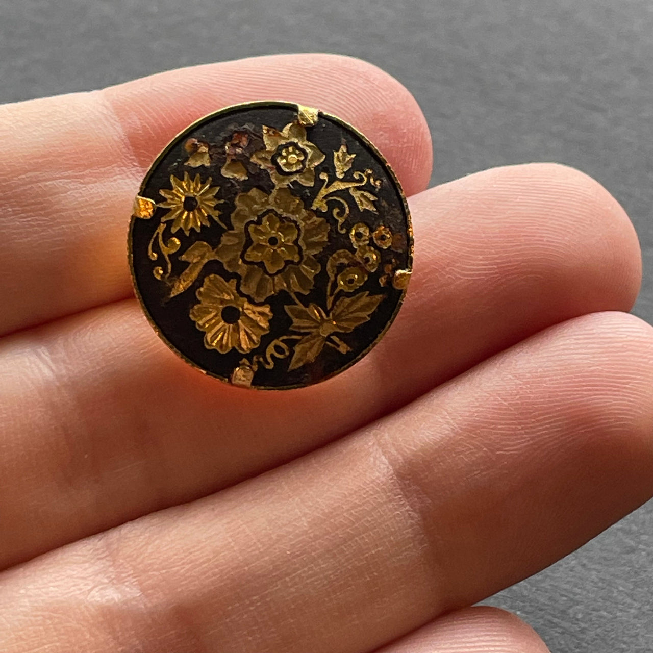 Damascene Round Floral Brooch Bloomers and Frocks 